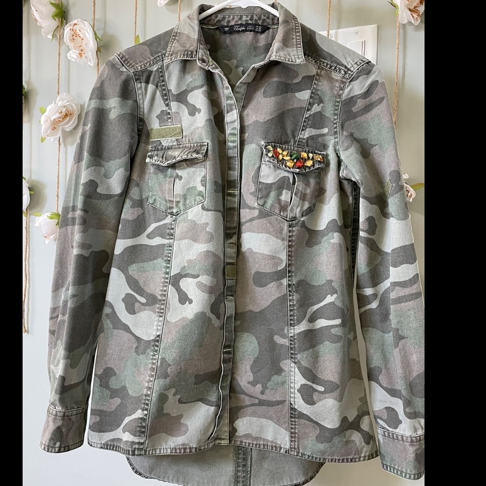 Camo long sleeve jewel shirt
